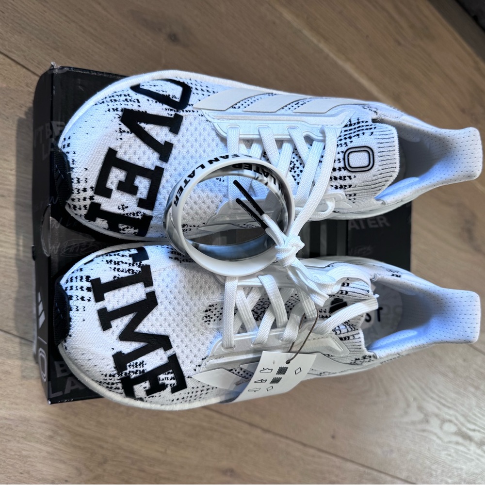 adidas overtime woman’s  White and Black Sneakers NWT SIZE 7